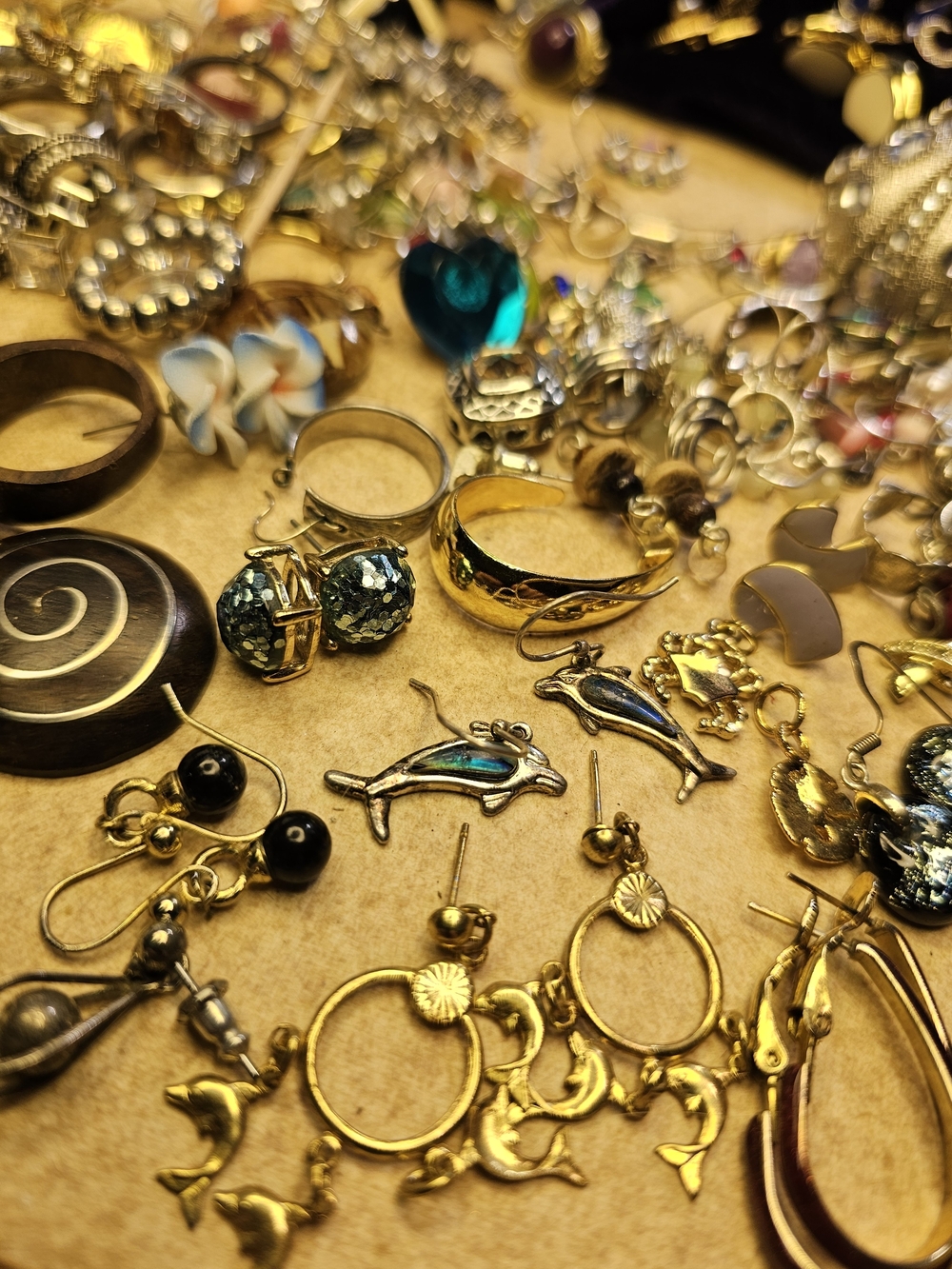 Vintage Sellers Crafters Bundle Jewelry Earrings Necklaces Rando - Picture 4 of 17